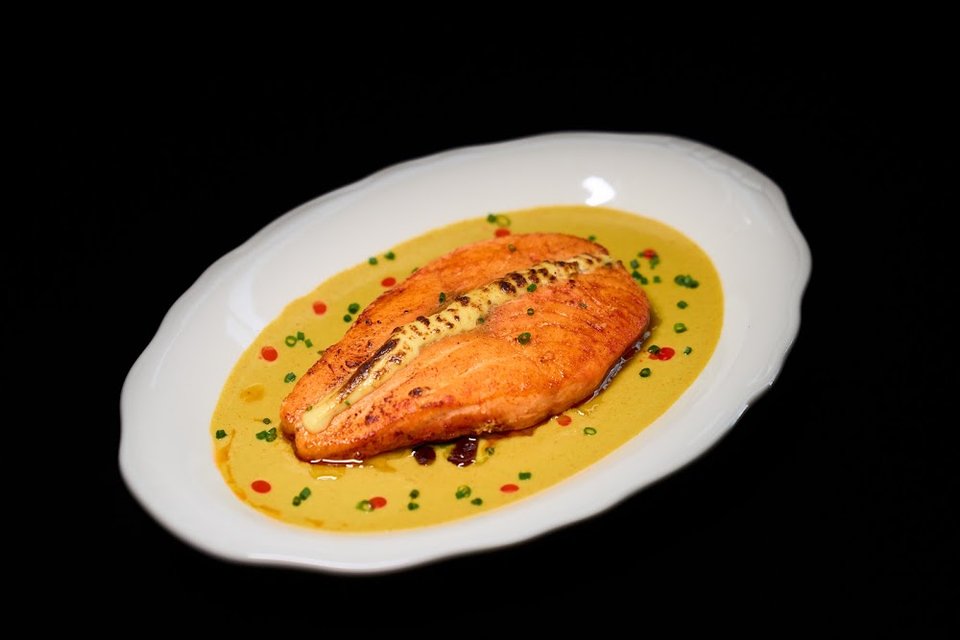 Salmon Steak with Bajhe Sauce
